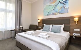 Garni Hotel Opera